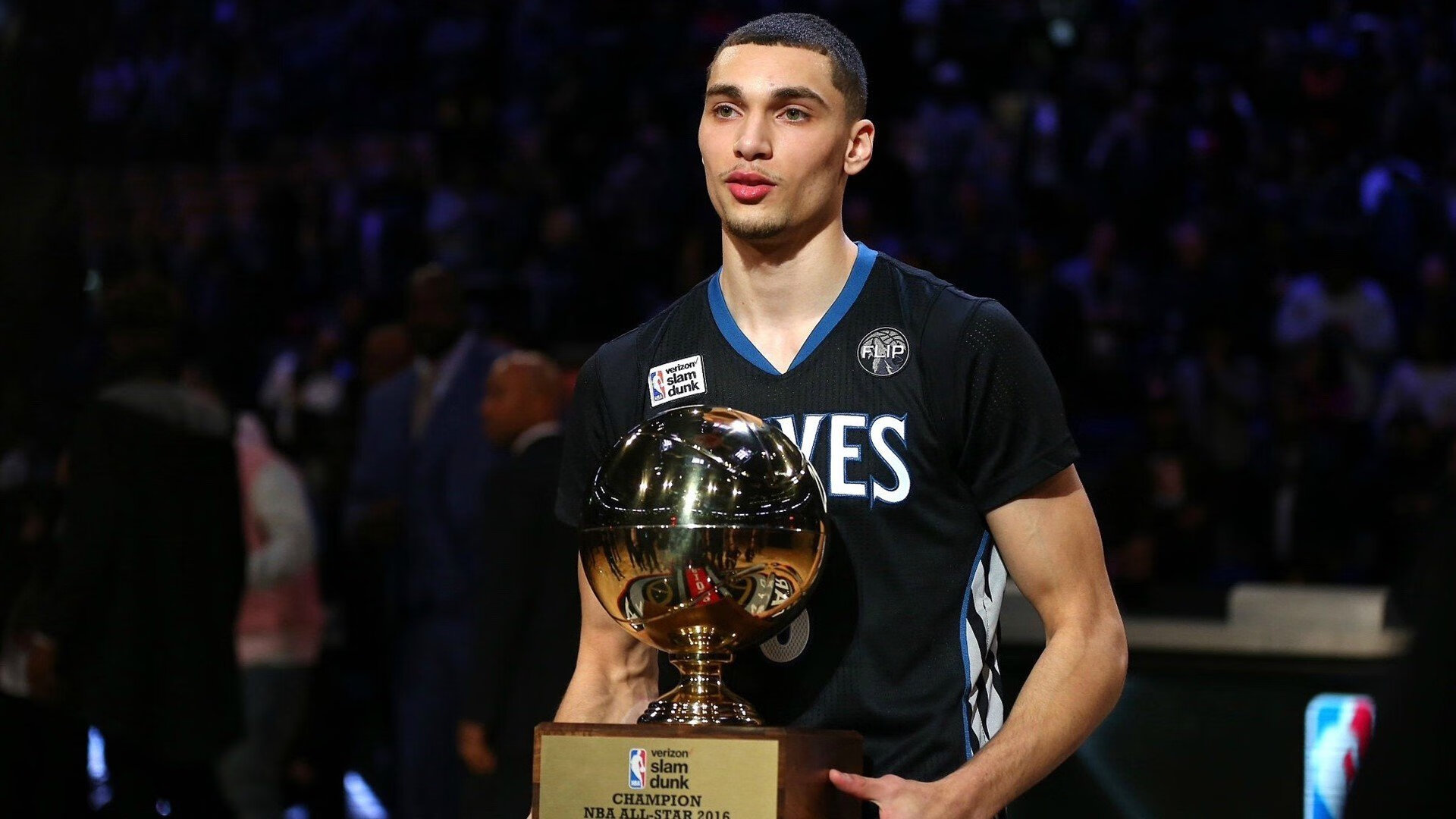 足球世界俱乐部杯直播-字母哥带伤出战依旧砍下高分，字母哥伤势最新情况