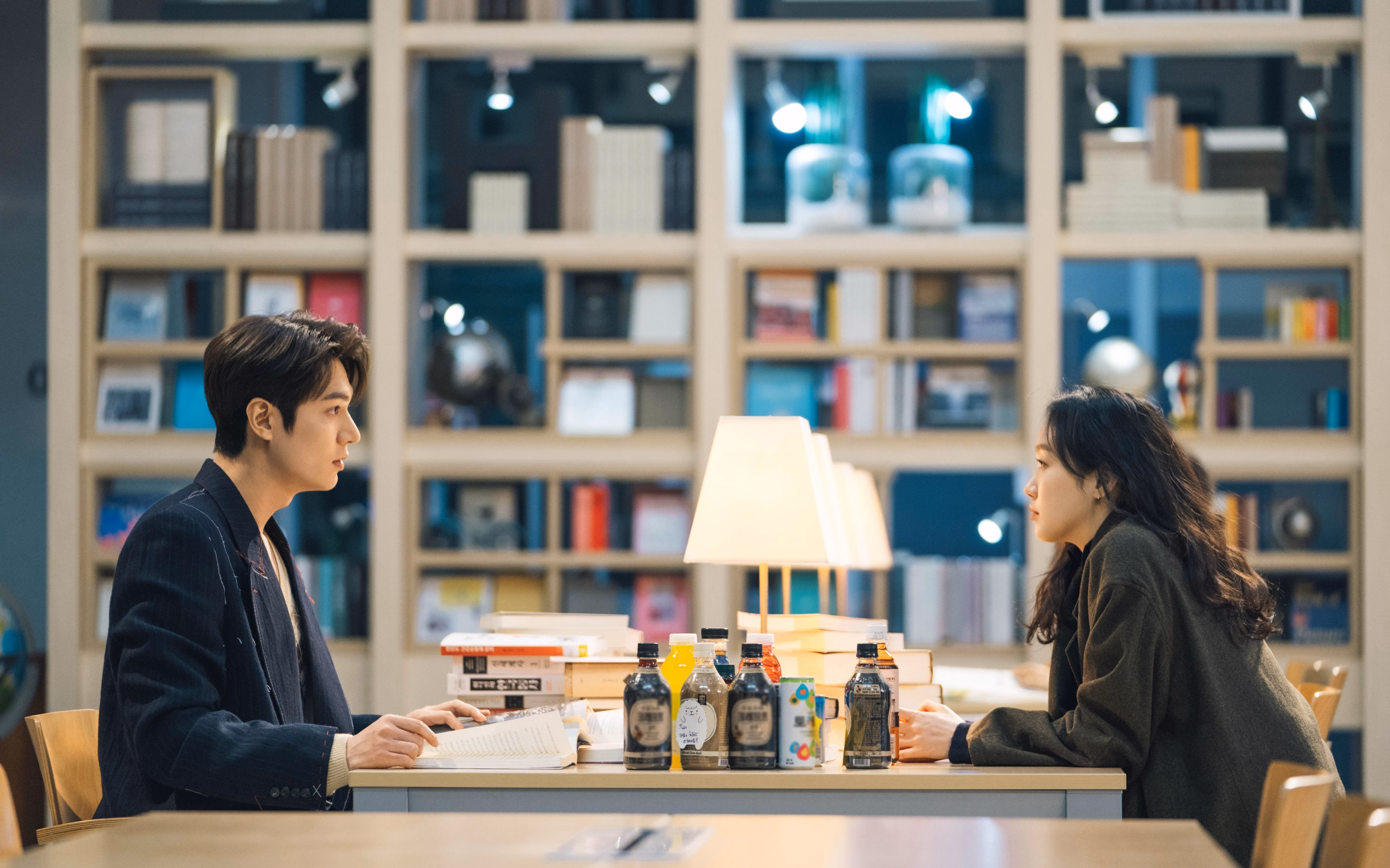 大耳杯：欧冠淘汰赛对阵出炉，悬念十足，欧冠大耳朵杯材质